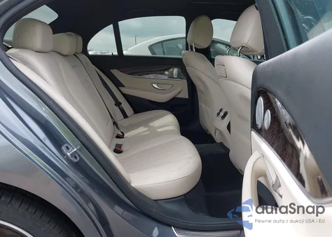 2019 Mercedes-Benz E 300 4Matic из США, поврежденный, VIN WDDZF4KB4KA489825